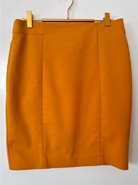 H&M| Pencil Mini Skirt with Short Back Slit in Mustard Yellow Sz 10